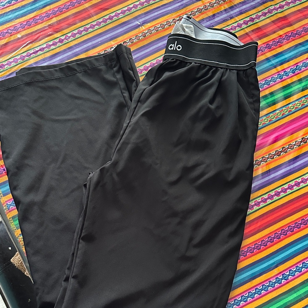 ALO Yoga Women’s Black Suit up Pants